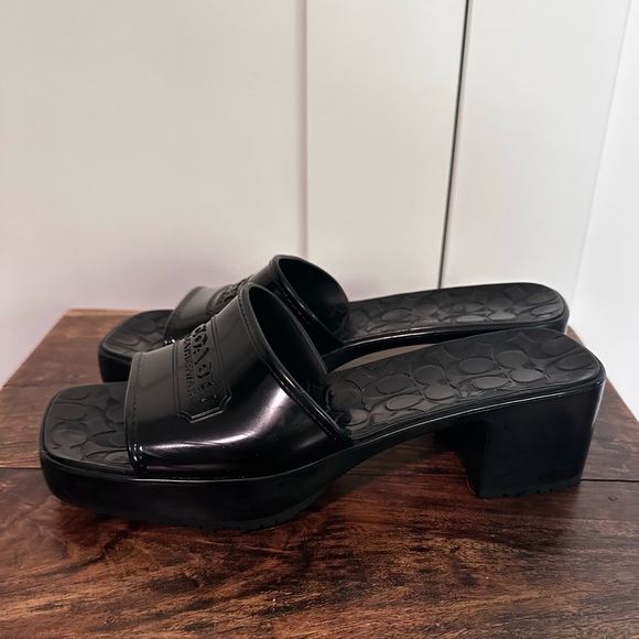 Coach Scarlett size 8 gloss black rubber block heel logo slides. - Picture 4 of 11